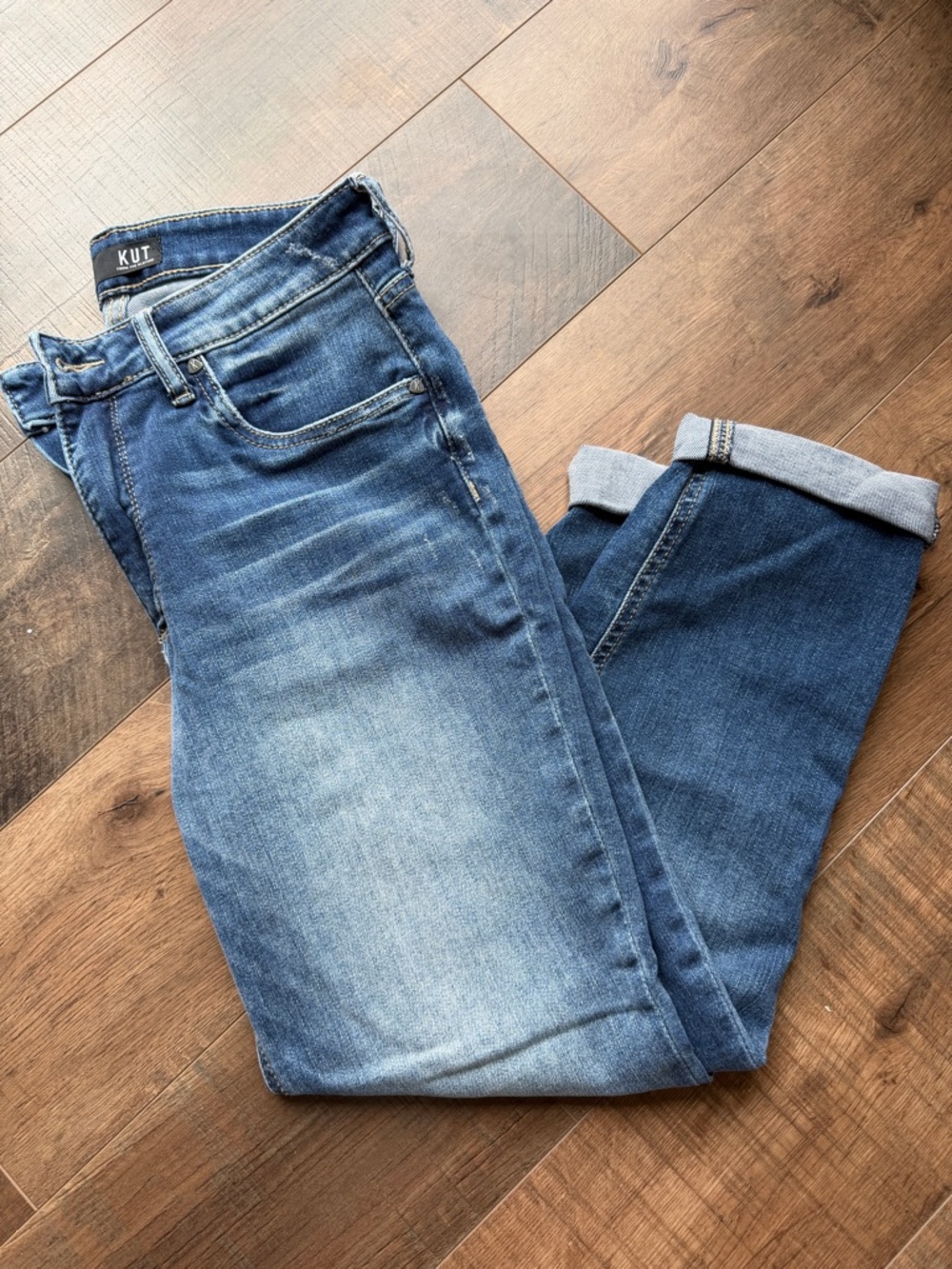 Kut from the Kloth Women’s Naomi Girlfriend Straight Leg Denim